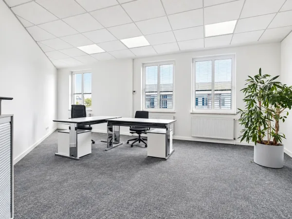Abschließbares Büro in Ismaning (Ismaning) – Hochwertige Büroräume in modernisierter Bürogemeinschaft in Ismaning — Bild 1