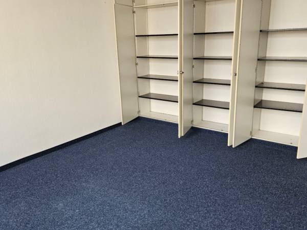 Moderne Büroräume mit flexiblen Gestaltungsmöglichkeiten in — Bild 5