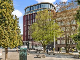 Modernes Design-Business Center mit Dachterrasse in Hamburg-Neustadt