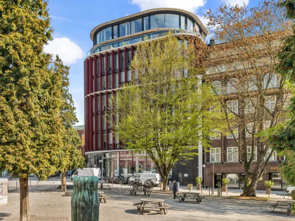 Abschließbares Büro in Hamburg (Neustadt) – Modernes Design-Business Center mit Dachterrasse in Hamburg-Neustadt — Bild 1