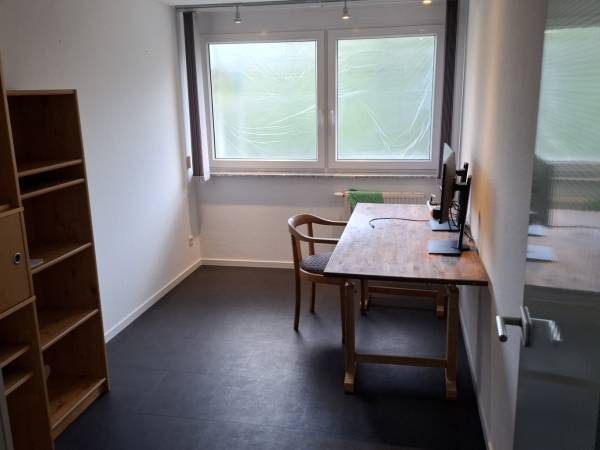 Ruhige Bürogemeinschaft im Grünen in Stuttgart Süd — Bild 2
