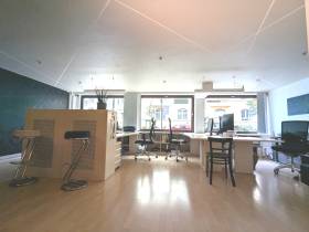 Ruhige Bürogemeinschaft mit Arbeitsplätzen in Düsseldorf-Pempelfort