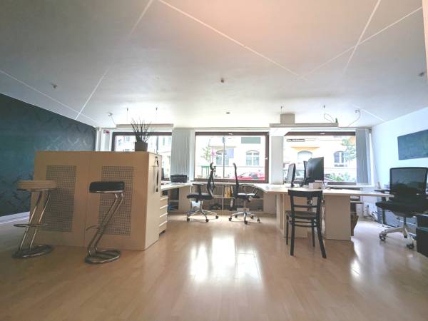 Ruhige Bürogemeinschaft mit Arbeitsplätzen in Düsseldorf-Pempelfort — Bild 2
