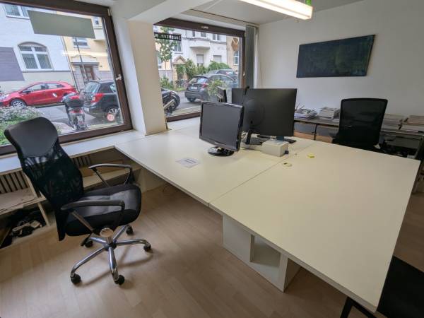 Ruhige Bürogemeinschaft mit Arbeitsplätzen in Düsseldorf-Pempelfort — Bild 8