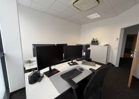 Büro 1