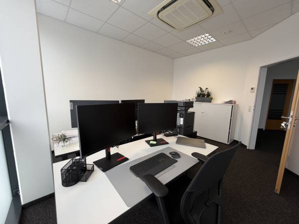 Moderne Büroetage in Bürogemeinschaft in Landshut-Schönbrunn — Bild 2