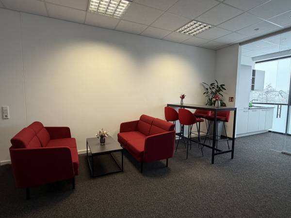 Moderne Büroetage in Bürogemeinschaft in Landshut-Schönbrunn — Bild 8