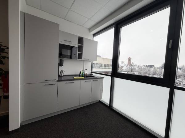 Abschließbares Büro in Landshut (Schönbrunn) – Repräsentative, möblierte Büros in Landshut-Schönbrunn — Bild 4