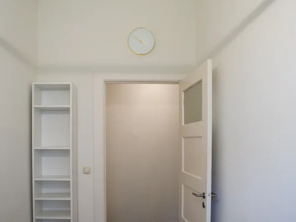 Abschließbares Büro in Hamburg (Barmbek-Nord) – Ruhige Bürogemeinschaft im charmanten Backsteinhaus in Barmbek-Nord — Bild 7