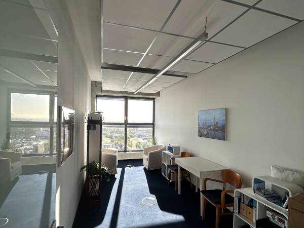Professionelle Bürogemeinschaft mit Hafenblick in Hamburg-Harburg — Bild 2