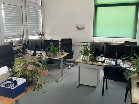 Abschließbares Büro in Leonberg (Eltingen) – Ruhige Bürogemeinschaft mit Einzelbüros in Leonberg Eltingen — Bild 1