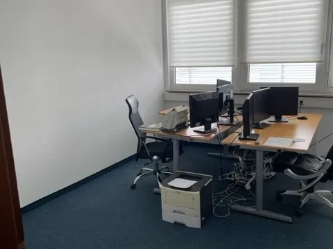Abschließbares Büro in Leonberg (Eltingen) – Ruhige Bürogemeinschaft mit Einzelbüros in Leonberg Eltingen — Bild 5