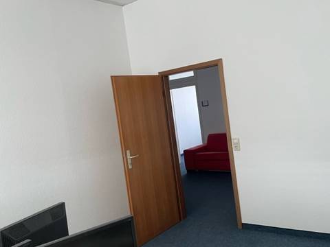 Ruhige, abschließbare Büroräume in Bürogemeinschaft in — Bild 4