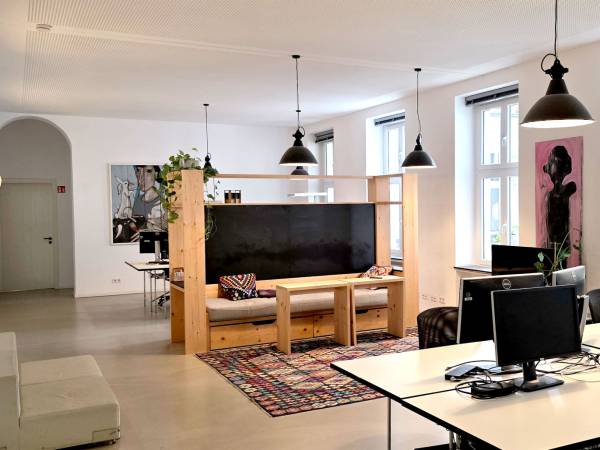 Kreatives Altbau Galeriebüro mit Terrasse in Köln-Innenstadt — Bild 3