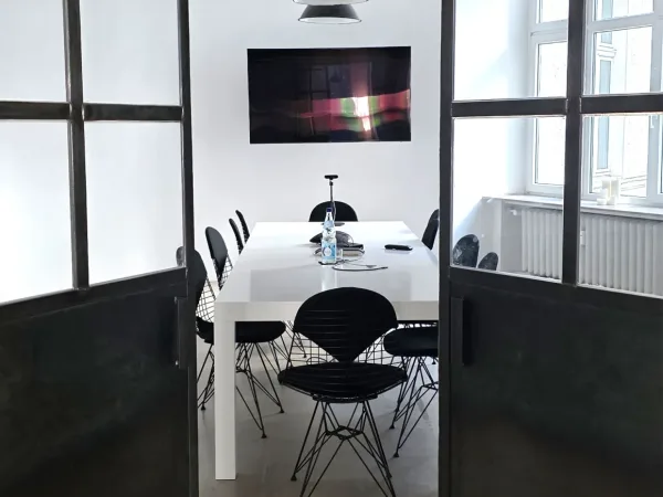 Bürofläche in Köln (Innenstadt) – Altbau-Galeriebüro mit Terrasse in kreativer Bürogemeinschaft — Bild 2