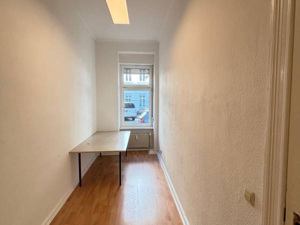 Abschließbares Büro in Berlin (Neukölln) – Helle Bürozimmer in ruhiger Bürogemeinschaft in Berlin Neukölln — Bild 1