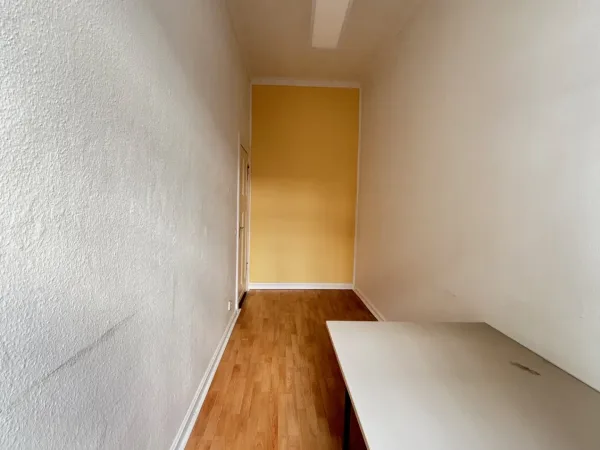 Abschließbares Büro in Berlin (Neukölln) – Helle Bürozimmer in ruhiger Bürogemeinschaft in Berlin Neukölln — Bild 2
