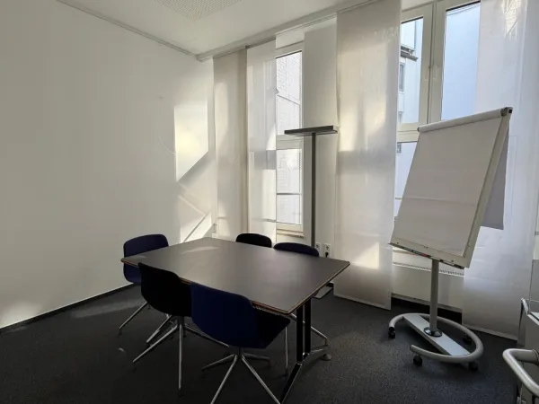 Abschließbares Büro in Hamburg (Altstadt) – Kreative Bürogemeinschaft in Hamburg Mitte — Bild 3