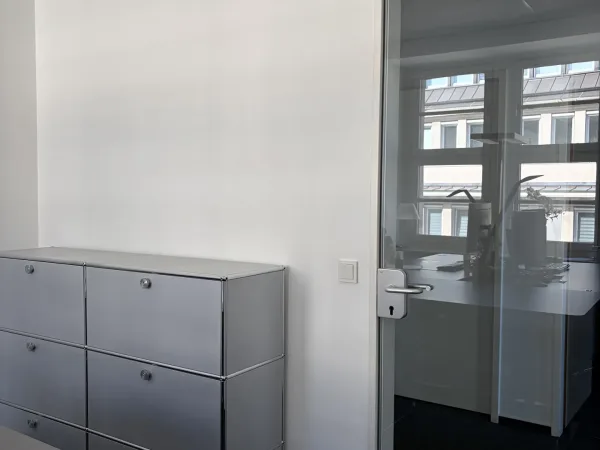 Abschließbares Büro in Hamburg (Altstadt) – Kreative Bürogemeinschaft in Hamburg Mitte — Bild 6