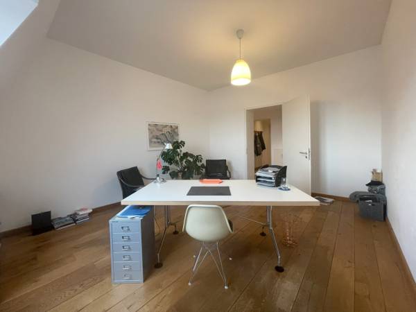 Abschließbares Büro in Köln (Ehrenfeld) – Heller Büroraum in kreativer Bürogemeinschaft in Köln-Ehrenfeld — Bild 5