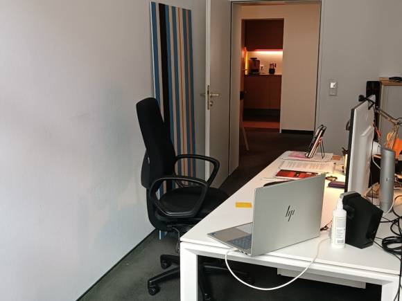 Abschließbares Büro in München (Altstadt-Lehel) – Heller Büroraum in charmanter Bürogemeinschaft Altstadt-Lehel — Bild 3