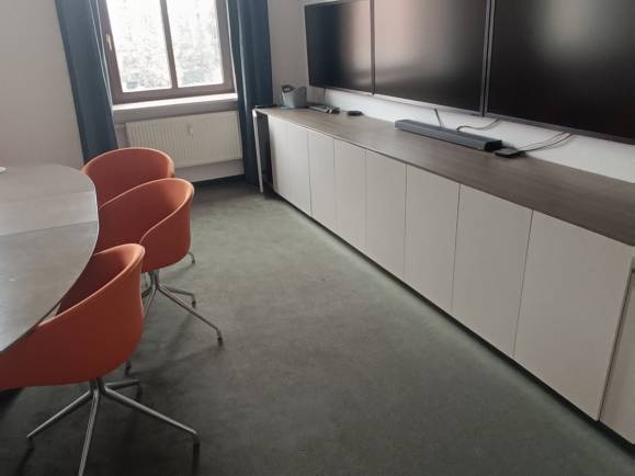Abschließbares Büro in München (Altstadt-Lehel) – Heller Büroraum in charmanter Bürogemeinschaft Altstadt-Lehel — Bild 5