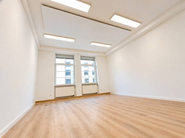 Abschließbares Büro in Frankfurt am Main (Frankfurt-Ostend) – Luxuriöse, loftartige Einzelbüros in Bürogemeinschaft in — Bild 4