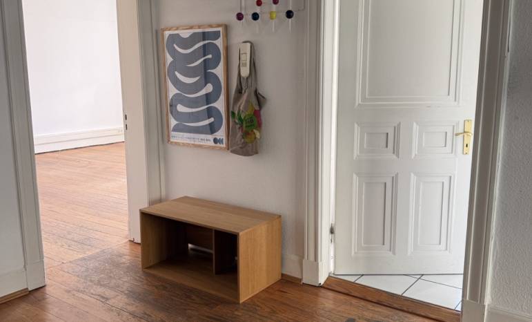 Eingang Büro links