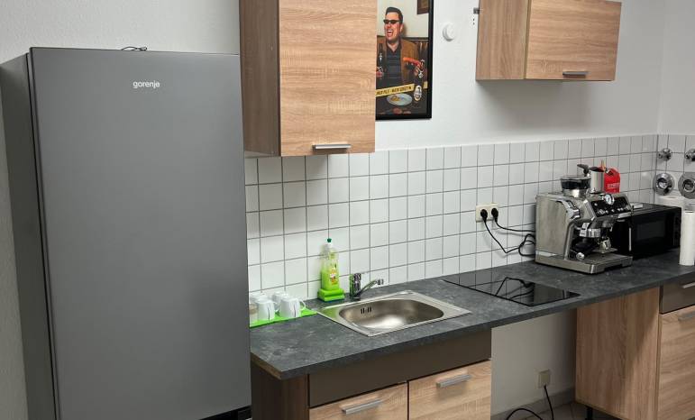 Helles Bürozimmer mit Balkonzugang in Bürogemeinschaft Leipzig-Mitte