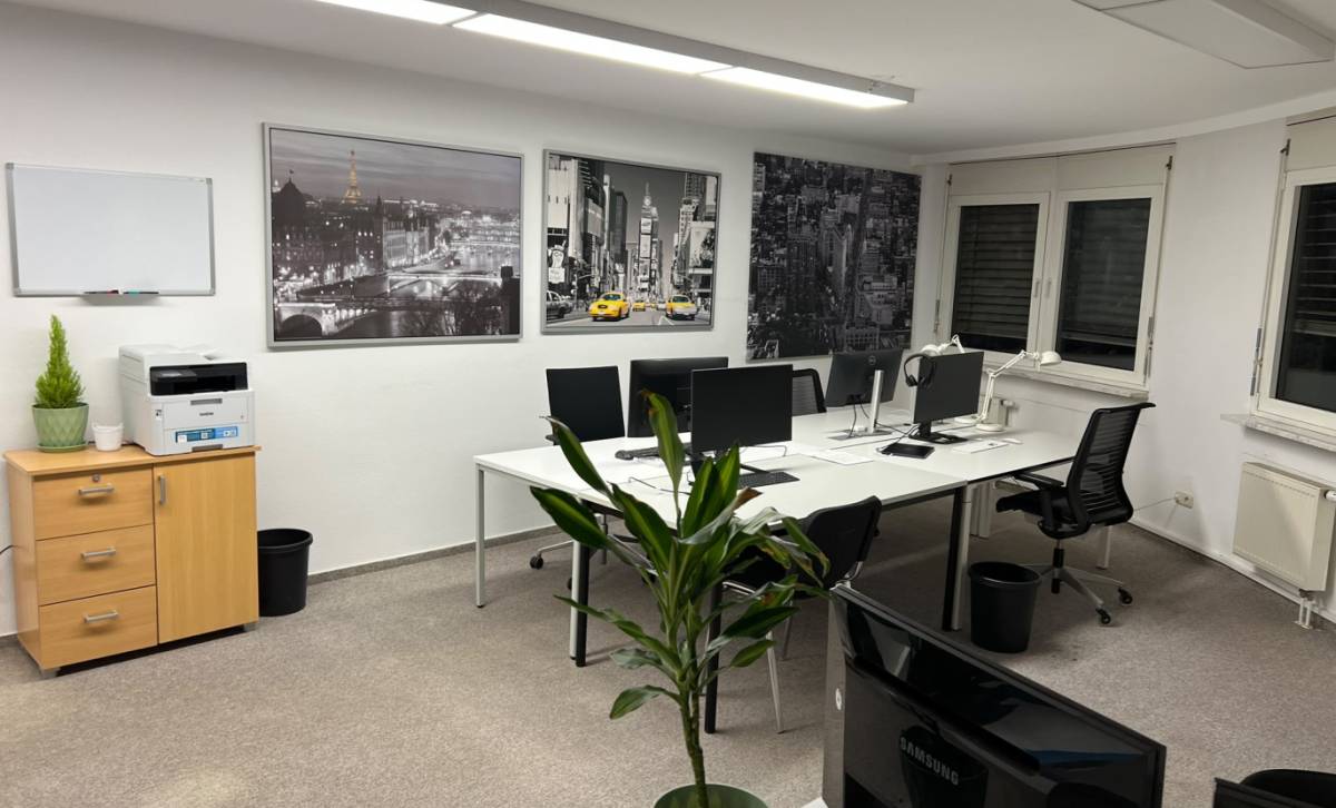 Helles Bürozimmer mit Balkonzugang in Bürogemeinschaft Leipzig-Mitte