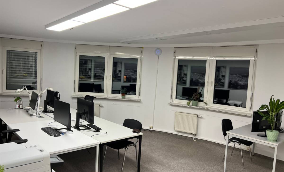Helles Bürozimmer mit Balkonzugang in Bürogemeinschaft Leipzig-Mitte