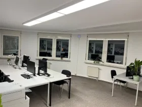 Helles Bürozimmer mit Balkonzugang in Bürogemeinschaft Leipzig-Mitte