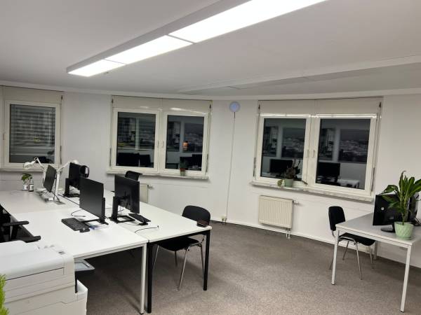 Abschließbares Büro in Leipzig (Zentrum-Süd) – Helles Bürozimmer mit Balkonzugang in Bürogemeinschaft Leipzig-Mitte — Bild 3