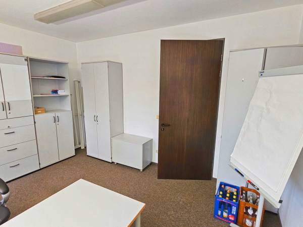 Abschließbares Büro in Ottobrunn (Unterbiberg) – Flexibles Arbeiten auch für Oneman-Businesses in Stadtnähe mieten — Bild 4