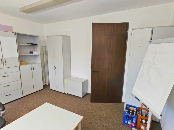Abschließbares Büro in Ottobrunn (Unterbiberg) – Flexibles Arbeiten auch für Oneman-Businesses in Stadtnähe mieten — Bild 4