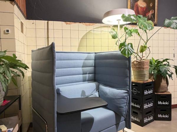 Schreibtischplatz in Düsseldorf (Bilk) – Helle Bürogemeinschaft über zwei Etagen in Bilk — Bild 6