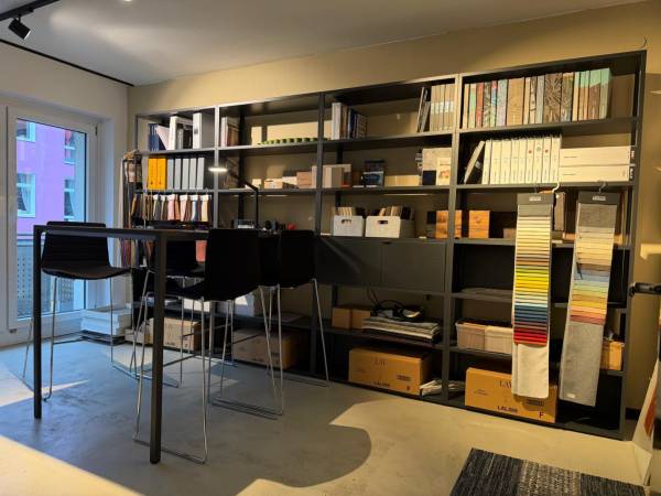 Schreibtischplatz in Düsseldorf (Bilk) – Helle Bürogemeinschaft über zwei Etagen in Bilk — Bild 8