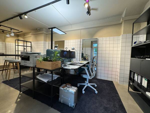 Schreibtischplatz in Düsseldorf (Bilk) – Helle Bürogemeinschaft über zwei Etagen in Bilk — Bild 5