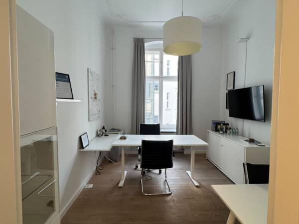 Abschließbares Büro in Berlin (Charlottenburg) – Professioneller Büroraum in Altbau-Bürogemeinschaft Charlottenburg — Bild 2