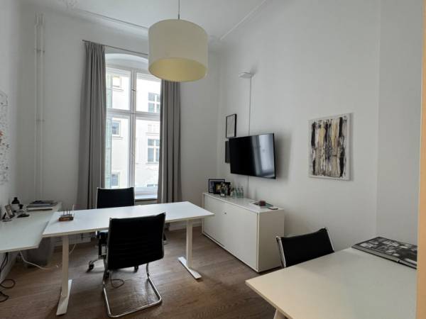 Abschließbares Büro in Berlin (Charlottenburg) – Professioneller Büroraum in Altbau-Bürogemeinschaft Charlottenburg — Bild 3