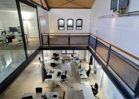 Shared Desk Arbeitsplaetze im Kreativ-Loft