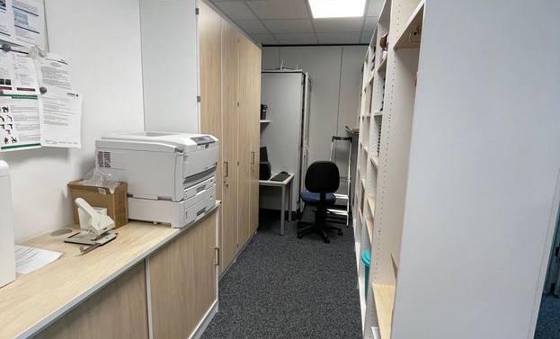 Archiv Technik mit Regalwand