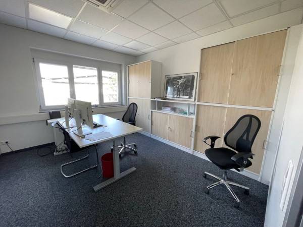 Abschließbares Büro in Asperg – Attraktive und repräsentative Büroetage in Asperg — Bild 1