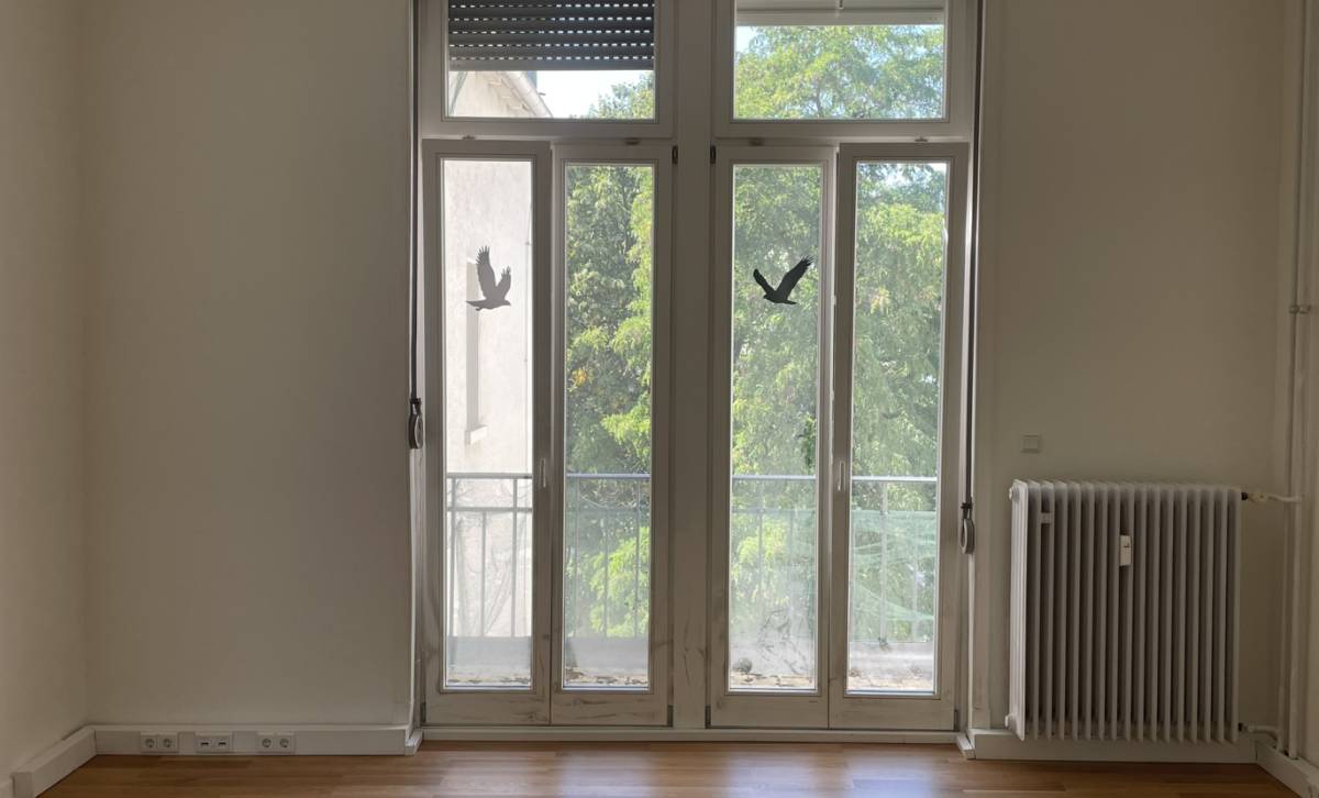 Schöner Büroraum mit Balkon in Bürogemeinschaft im Frankfurter Westend