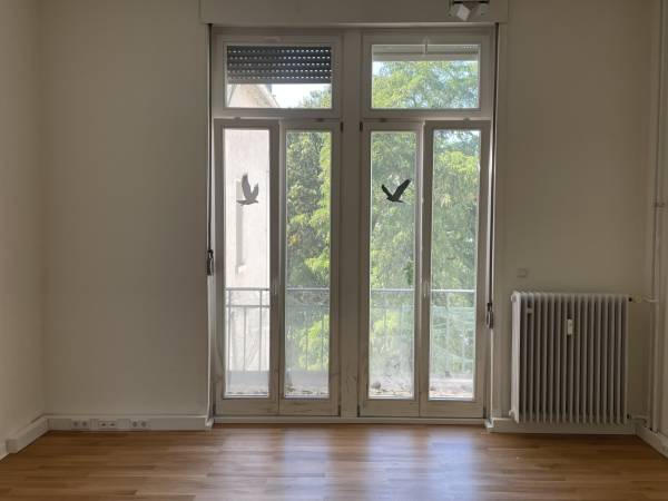 Abschließbares Büro in Frankfurt am Main (Westend-Nord) – Schöner Büroraum mit Balkon in Bürogemeinschaft im Frankfurter Westend — Bild 2