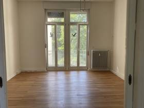 Schöner Büroraum mit Balkon in Bürogemeinschaft im Frankfurter Westend