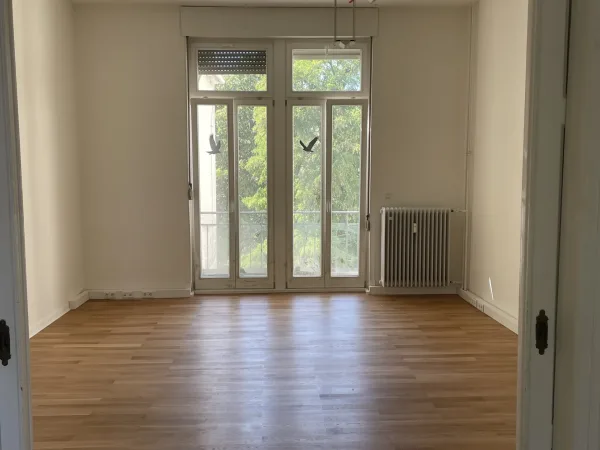 Abschließbares Büro in Frankfurt am Main (Westend-Nord) – Schöner Büroraum mit Balkon in Bürogemeinschaft im Frankfurter Westend — Bild 3