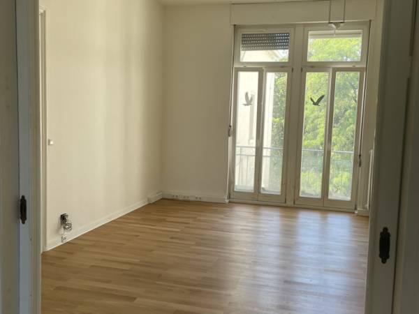 Abschließbares Büro in Frankfurt am Main (Westend-Nord) – Schöner Büroraum mit Balkon in Bürogemeinschaft im Frankfurter Westend — Bild 5