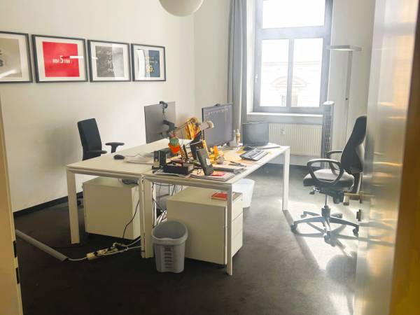 Abschließbares Büro in München (Altstadt-Lehel) – Heller Büroraum in charmanter Bürogemeinschaft Altstadt-Lehel — Bild 1