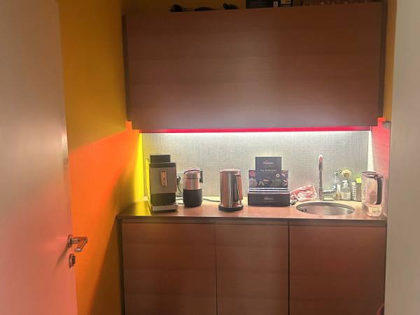 Abschließbares Büro in München (Altstadt-Lehel) – Heller Büroraum in charmanter Bürogemeinschaft Altstadt-Lehel — Bild 6